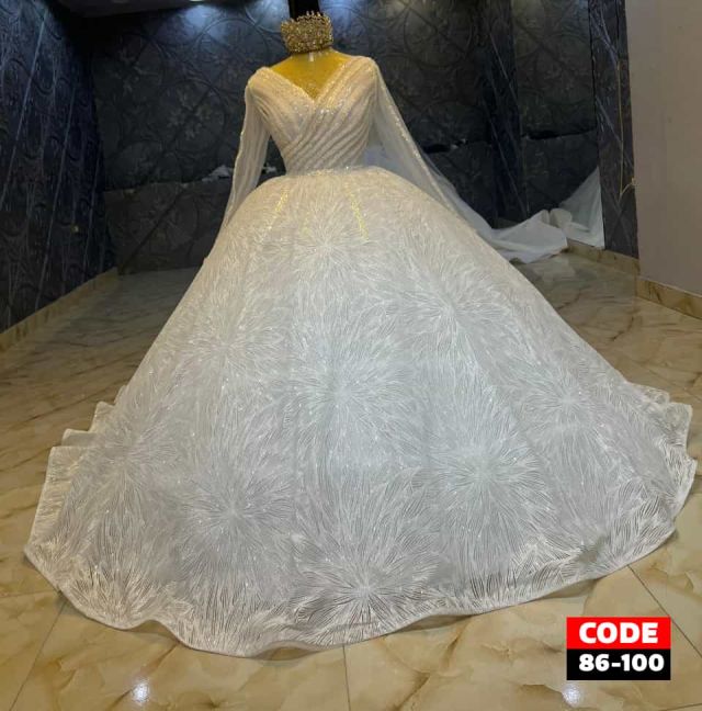 ملابس نسائية