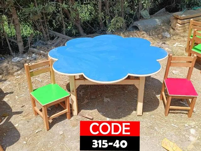 ديسك اطفالي بالكرسي