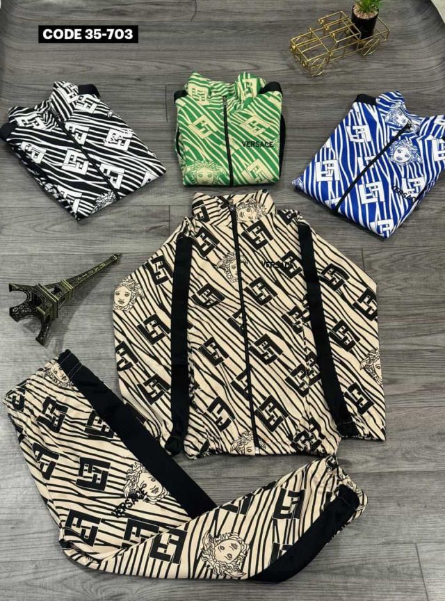 ملابس اطفال